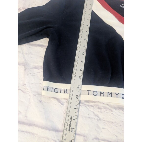 Tommy Hilfiger Crop V-Neck Sweatshirt Red White Logo Flag Trim Size Medium - Picture 5 of 5